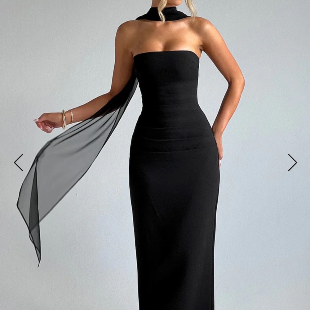 Elegant Black Strapless Dress